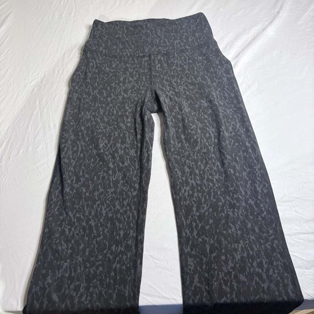 Lululemon Align High-Rise Pant Size 4 Black Camo Print
